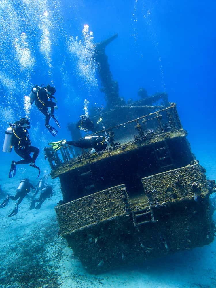 Phantom Divers — photo 3
